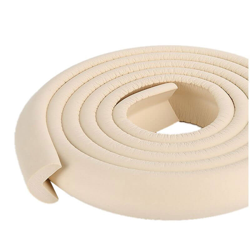Penová ochrana rohov a hrán nábytku 2m x 3cm (tvar L) - farba krémová