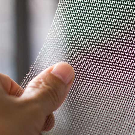 Sieťka proti hmyzu na okno