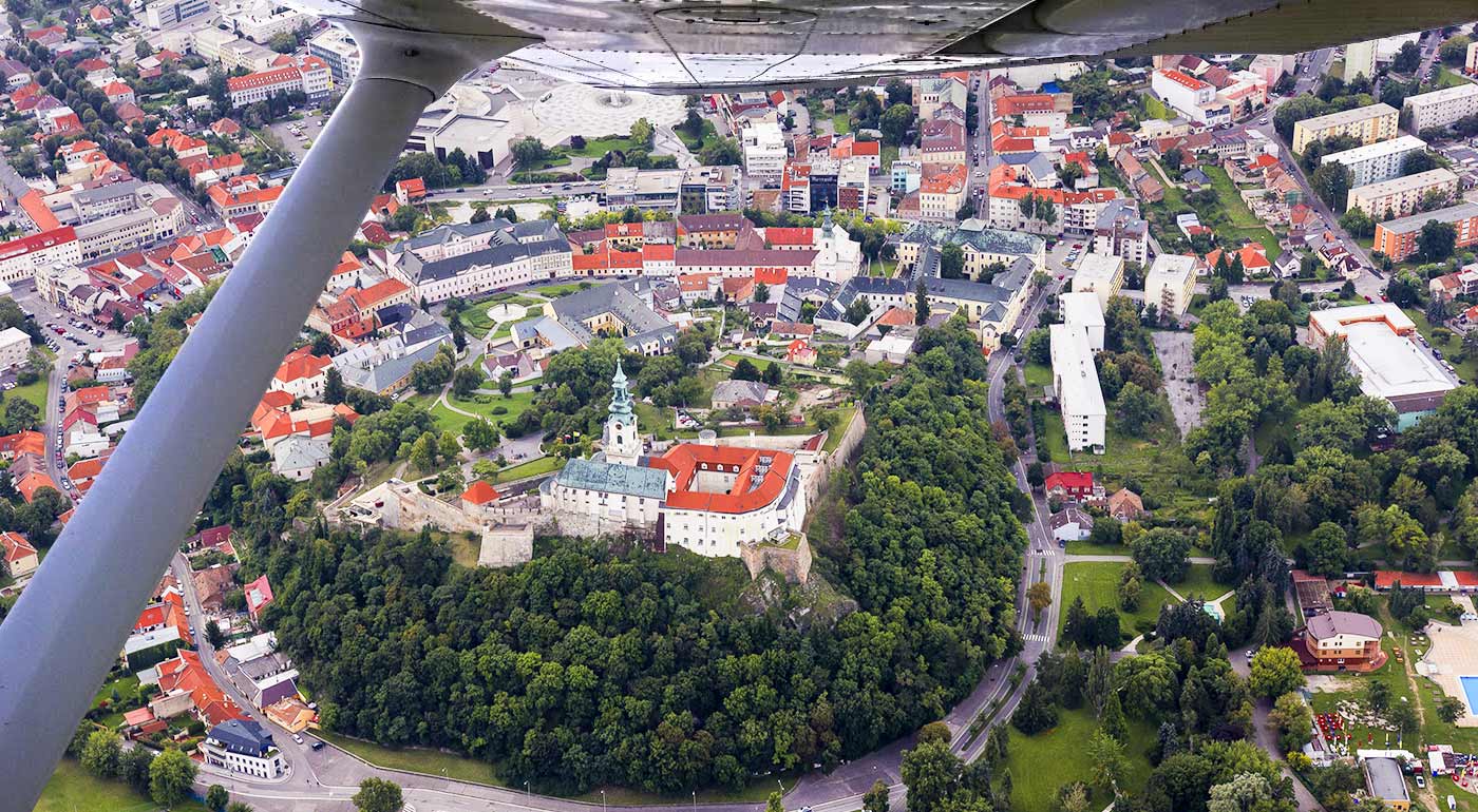 Zážitkový let ponad slovenské hrady a zámky