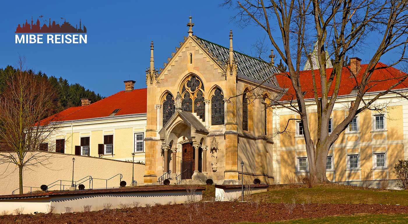 Záhada Mayerlingu s návštevou múzea skla a čokolád