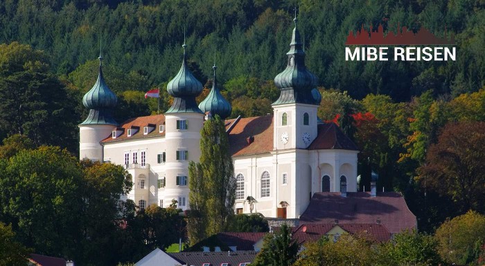 Rakúsko: Zámok Artstetten a drienkové slávnosti
