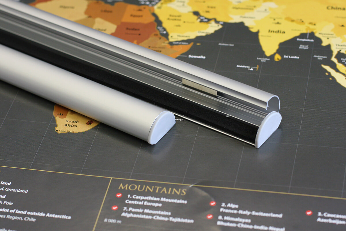 Lišty na zavesenie mapy - hliníkové (dĺžka 84,1 cm, výška 2,5 cm, šírka 1,5 cm)