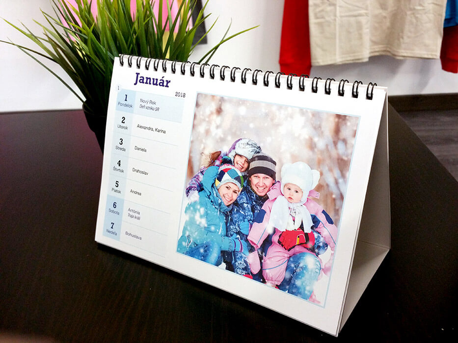 Stolový týždenný kalendár A5 (54 fotografií)
