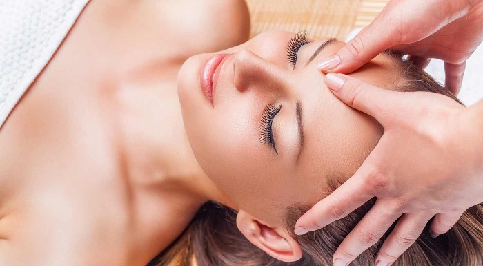 40-minútová masáž tváre v salóne Danillo