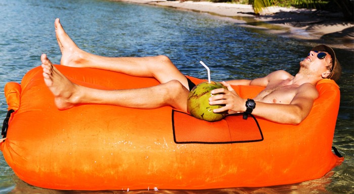 Nafukovací vak na pláž i do záhrady LazyBag