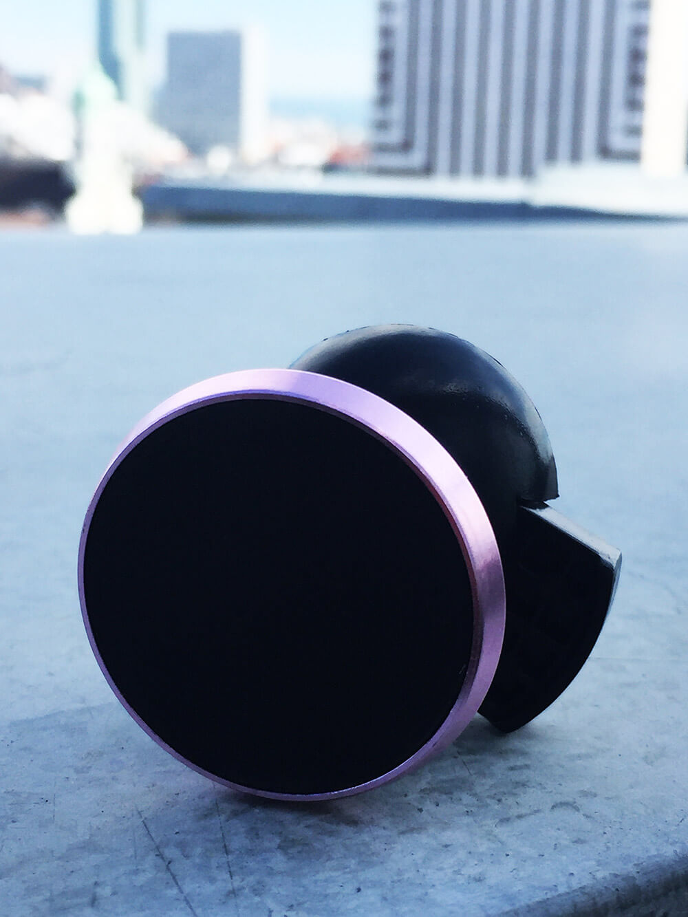 Magnetický držiak na mobil do auta ružový