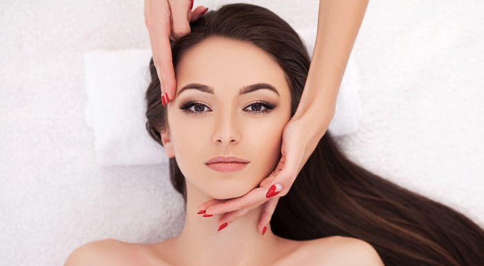 Špeciálne masáže tváre pre dámy