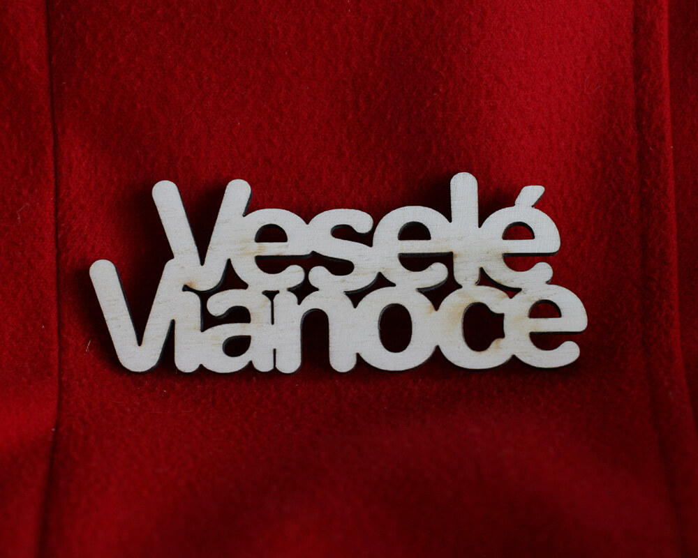 Drevená ozdoba Veselé Vianoce (1 ks, šírka 10 cm)