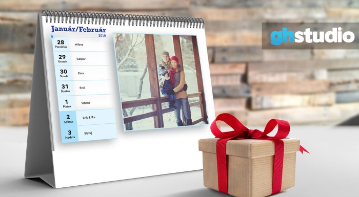 Nástenný alebo stolový kalendár s vašimi fotkami