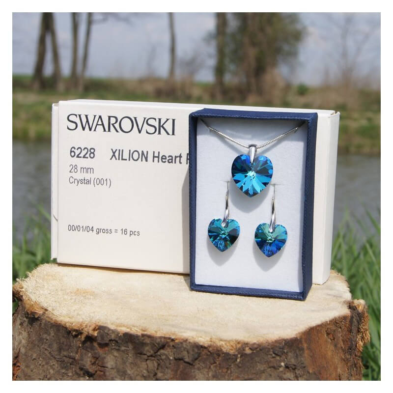 Súprava náušníc a prívesku SWAROVSKI Bermuda Blue v darčekovej krabičke (18 mm prívesok, 14 mm náušnice)