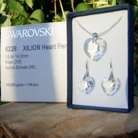 Súprava náušníc a prívesku SWAROVSKI Crystal v darčekovej krabičke