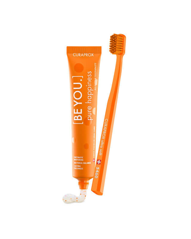 Curaprox BE YOU Pure Happiness zubná pasta 70 ml + oranžová zubná kefka CS 5460 - príchuť broskyňa a marhuľa