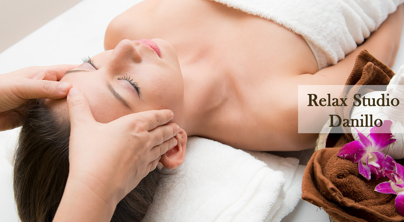 Ajurvédska masáž tváre pre mladší vzhľad