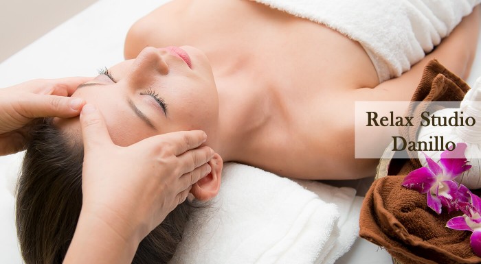 Ajurvédska masáž tváre pre mladší vzhľad