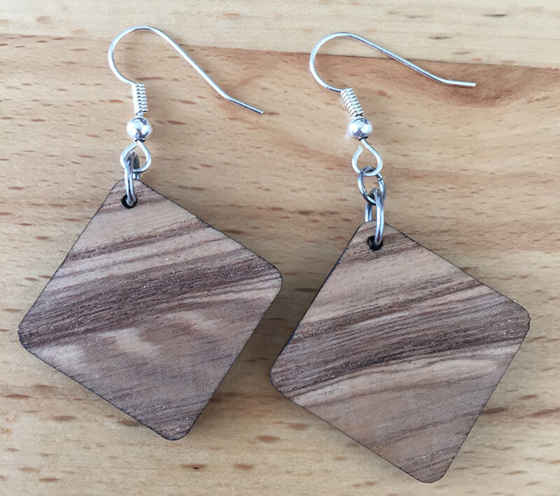 Drevené náušnice - vzor 2 (šírka 3 x výška 3 cm)