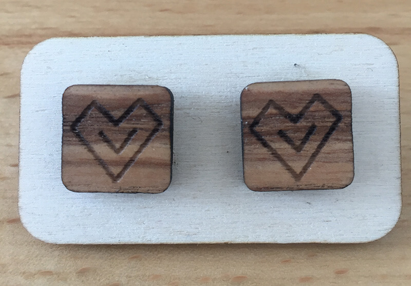 Drevené náušnice - vzor 6 (šírka 2,5 cm x výška 2,5 cm)