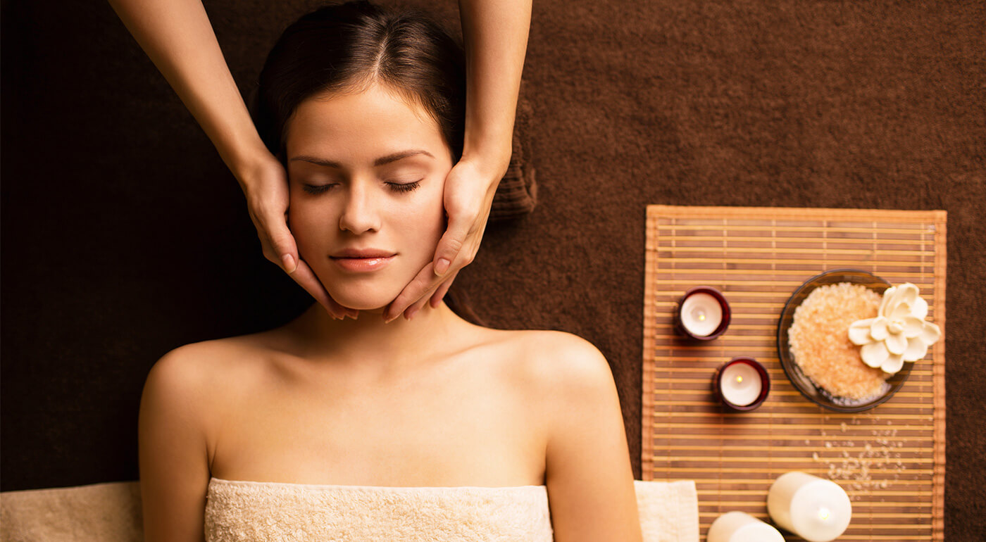 Špeciálne masáže tváre pre dámy