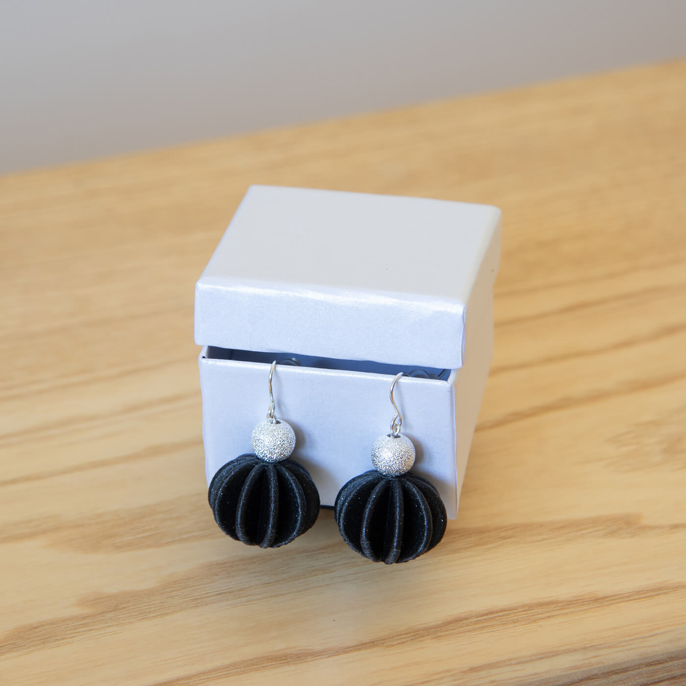 Visiace náušnice Moonica - Stardust