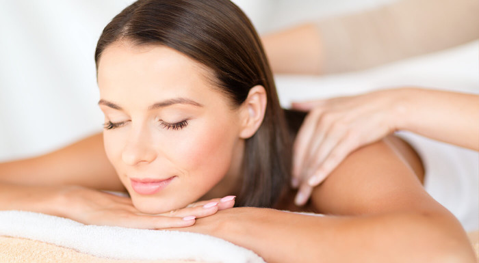 Masáže s aloe vera olejom výhradne pre ženy