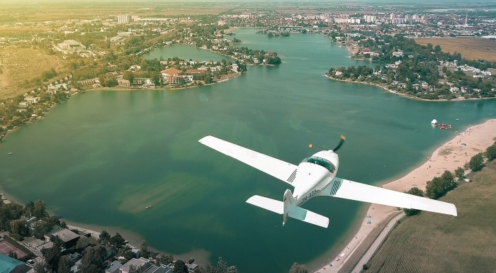 Let športovým lietadlom alebo Pilotom na skúšku
