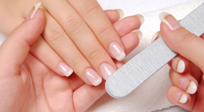 Revolučné lakovanie - Gél lac. Upravené a spevnené nechty za pár minút.