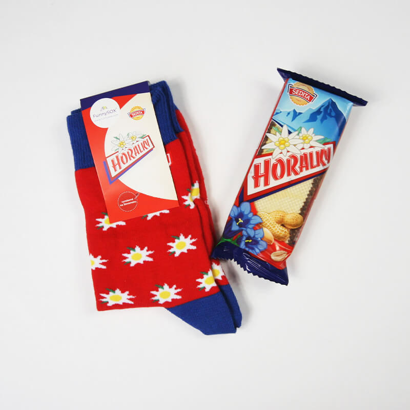 FunnySOX ponožky Horalky červené - veľkosť 36-40