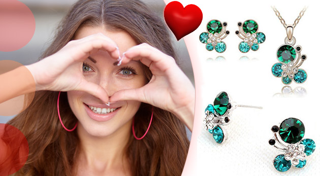 Jemný set šperkov s rakúskym kryštálom v tvare motýlika pozlatený 18 karátovým bielym zlatom.