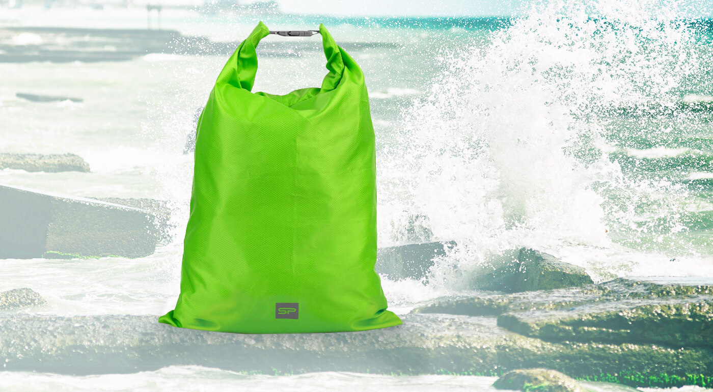 Vodeodolné obaly Spokey ideálne na turistiku