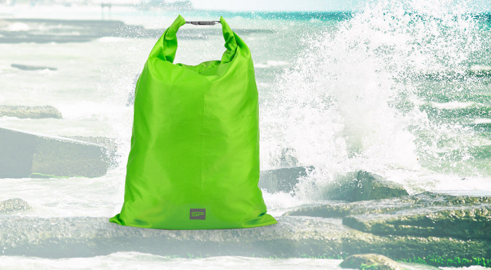 Vodeodolné obaly Spokey ideálne na turistiku