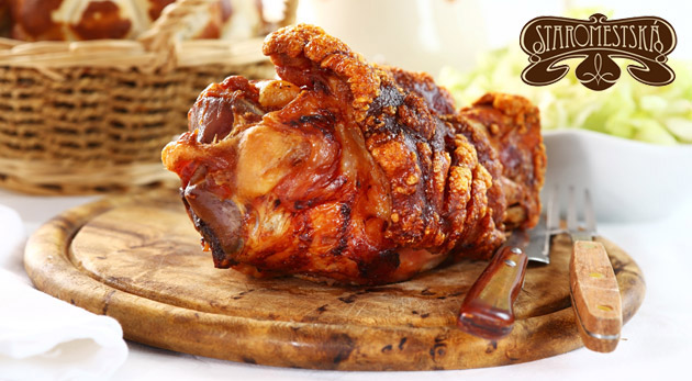 Vynikajúce pečené bravčové koleno v Košiciach. Jedlo, ktorému neodoláte.