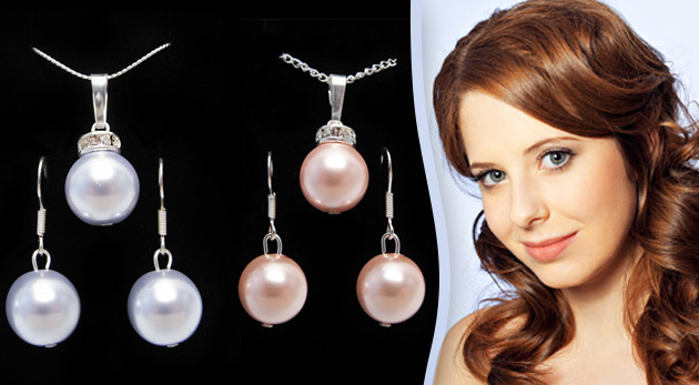 2 dielna elegantná perlová sada šperkov: náušnice a prívesok.