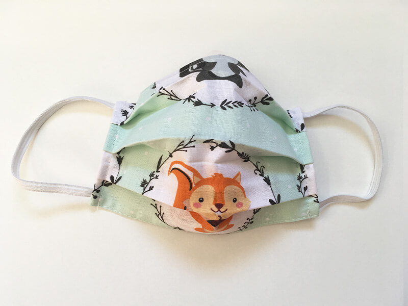 Bavlnené rúško s plieškom na nose pre dieťa - vzor Zvieratká