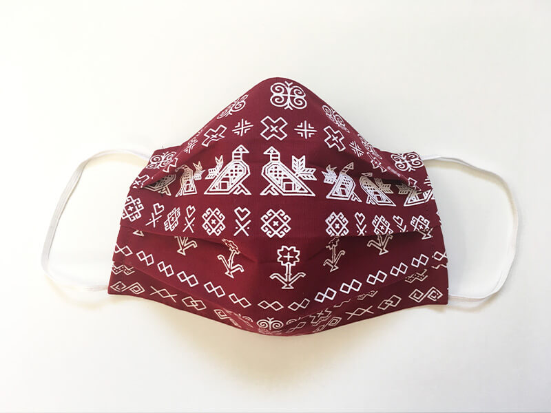 Bavlnené rúško s plieškom na nose pre dospelého - vzor Čičmany bordové