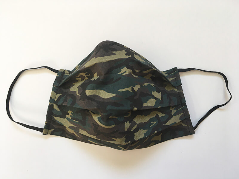 Bavlnené rúško s plieškom na nose pre dospelého - vzor Maskáče