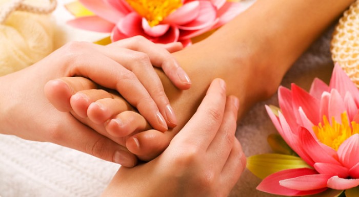 Polhodinová reflexná masáž chodidiel v Perfect Body.