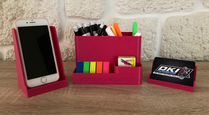 Držiak na mobil, perá alebo vizitky s logom firmy