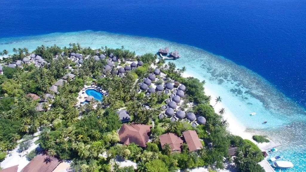 Maldivy s Emirates-4*Bandos Maldives