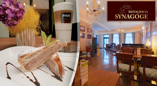 Lahodná káva a chutná domáca jablková štrúdľa v Reštaurácii pri Synagóge v Trenčíne.