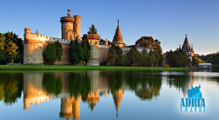 Poznávací zájazd do Rakúska. Navštívte zámok Laxenburg a čokoládovňu v Kittsee.