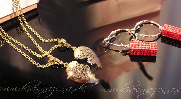 Všetky šperky z e-shopu krasnazena.sk za jedinečnú jednotnú cenu. Náhrdelník, náramok, prsteň či náušnice.