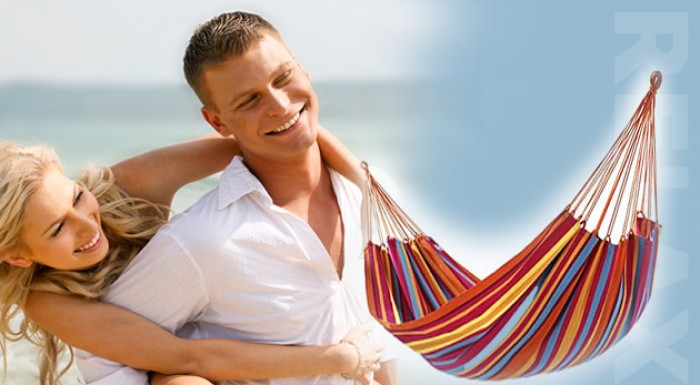 Kvalitná a pevná hojdacia sieť v krásnom pestrofarebnom prevedení.