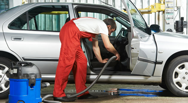 Kompletné čistenie a tepovanie interiéru alebo dezinfekcia klimatizácie vášho auta. Požičanie náhradného automobilu.