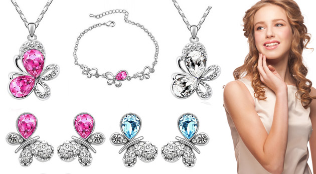 Nádherný set šperkov zdobený krištáľmi Swarovski Elements v darčekovej krabičke. Na výber z troch farieb.