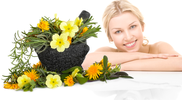 Relaxačné ošetrenie pleti v sprievode bylín a prírodných olejov plných vôni a jedinečných účinkov.