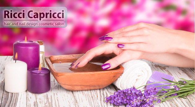 Profesionálna wellness manikúra s lakovaním a masážou rúk.