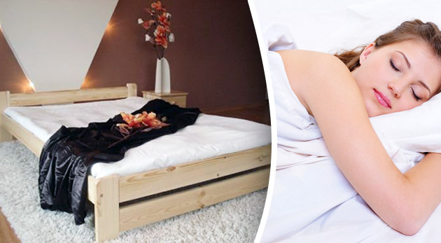 Posteľ z masívnej borovice s roštom a matracom. Na výber 4 modely v 4 farbách a v 6 rozmeroch.