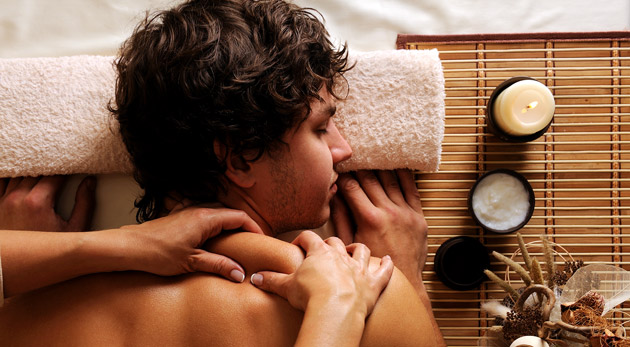 Blahodarná masáž podľa vášho výberu. Indická, breussová, detoxikačná, čokoládová, relaxačná či reflexná masáž nôh.