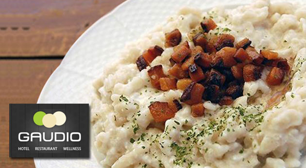 Bryndzové halušky so slaninkou v hoteli Gaudio