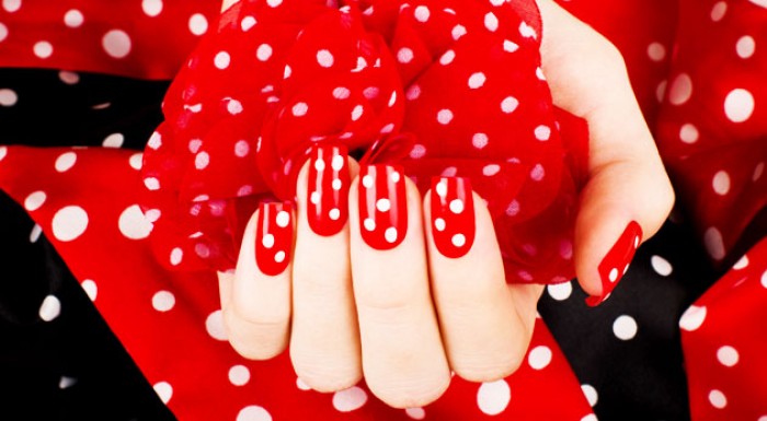 Kreatívna sada zdobiacich pier na nechty