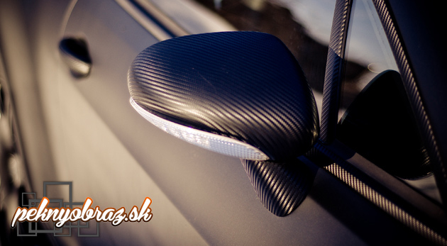 Samolepiaca karbónová fólia 